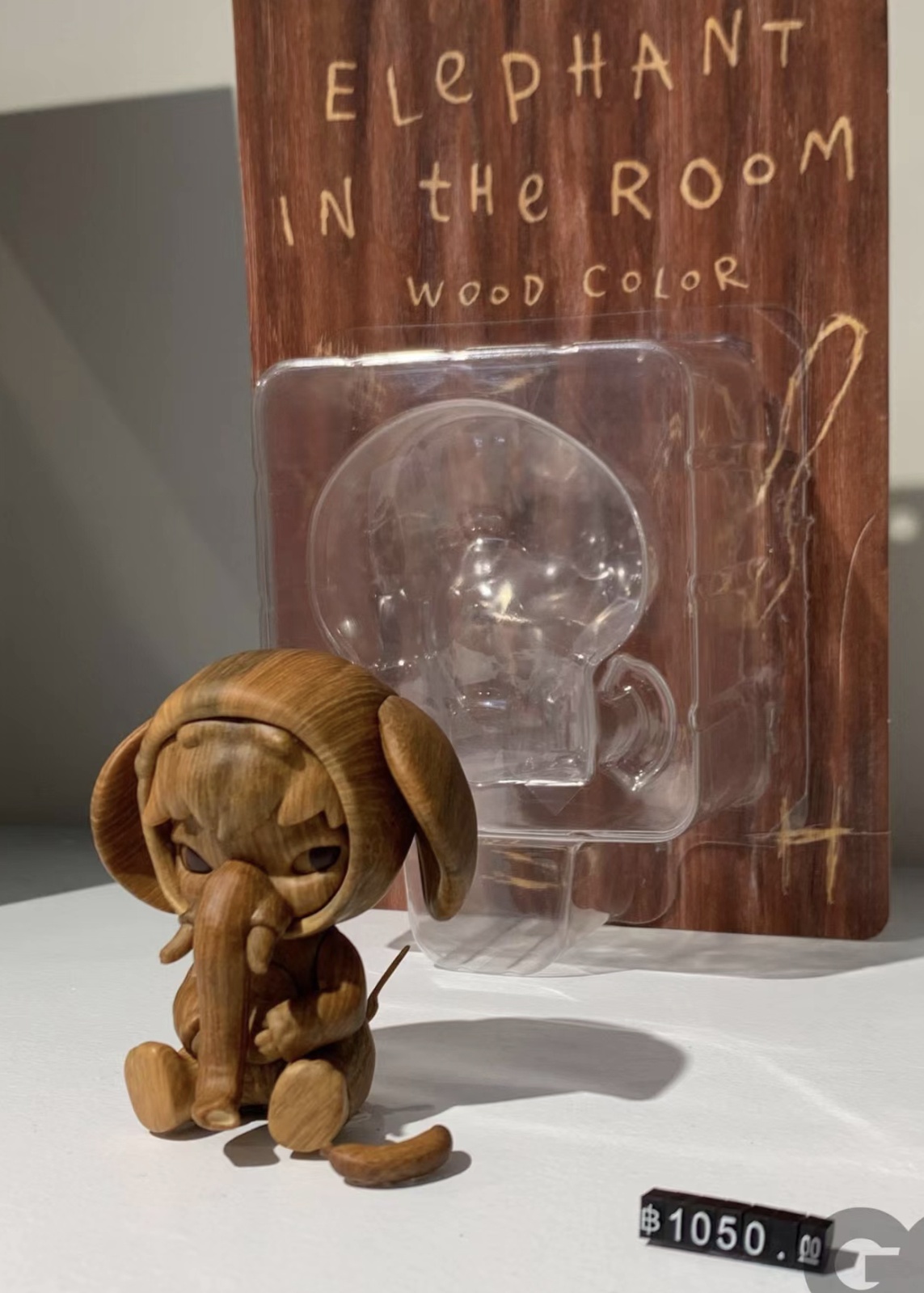 Elephant In The Room(Wood Color)-photos