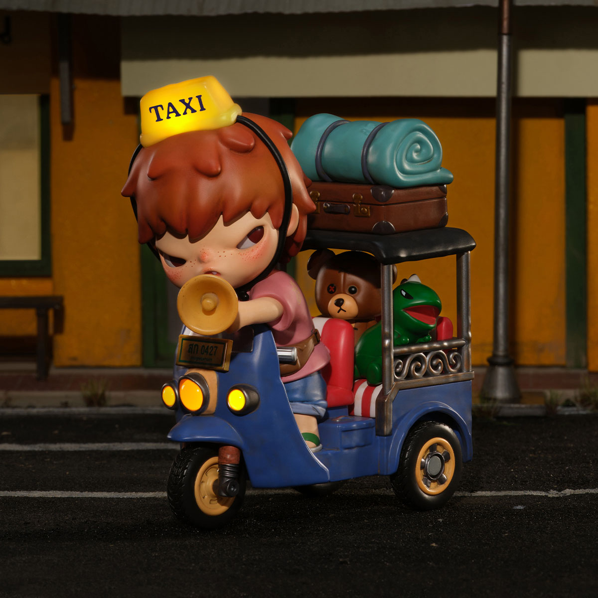 Hirono Tuk-Tuk